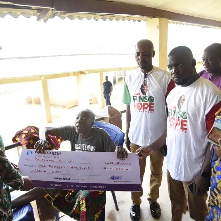 Direct outreach programme by the Funso Ayeni Foundation to offset hospital bills, Federal Medical Center, Ido, 2022.