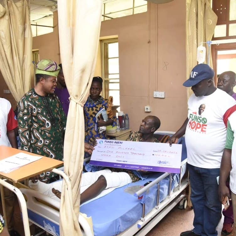 Direct outreach programme by the Funso Ayeni Foundation to offset hospital bills, Federal Medical Center, Ido, 2022.